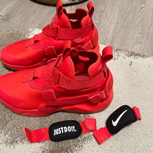 Nike Shoes - Red Nike Air shoes with two sets of back panels. Women’s 9, gently used